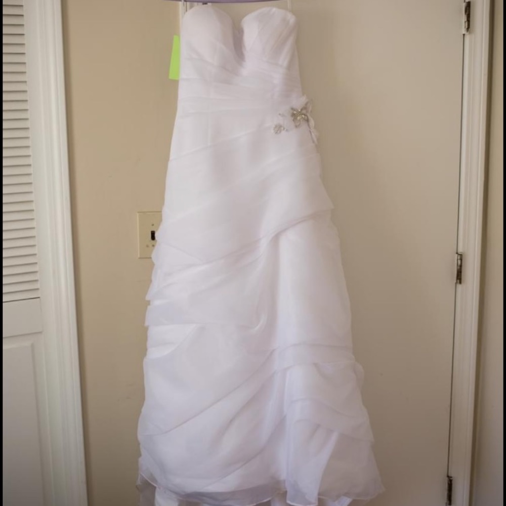 Wedding Dress - NEVER WORN